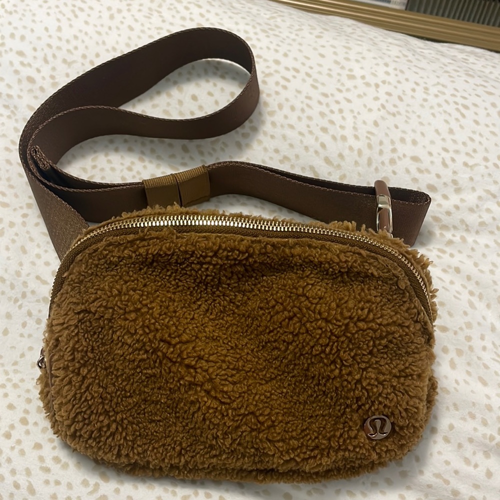 COPY - Lululemon Fanny Pack